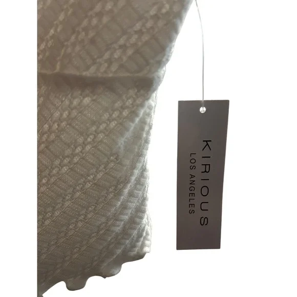 Kiriou Los Angeles White Eyelet Off Shoulder Crop Top. Size L - Picture 3 of 4